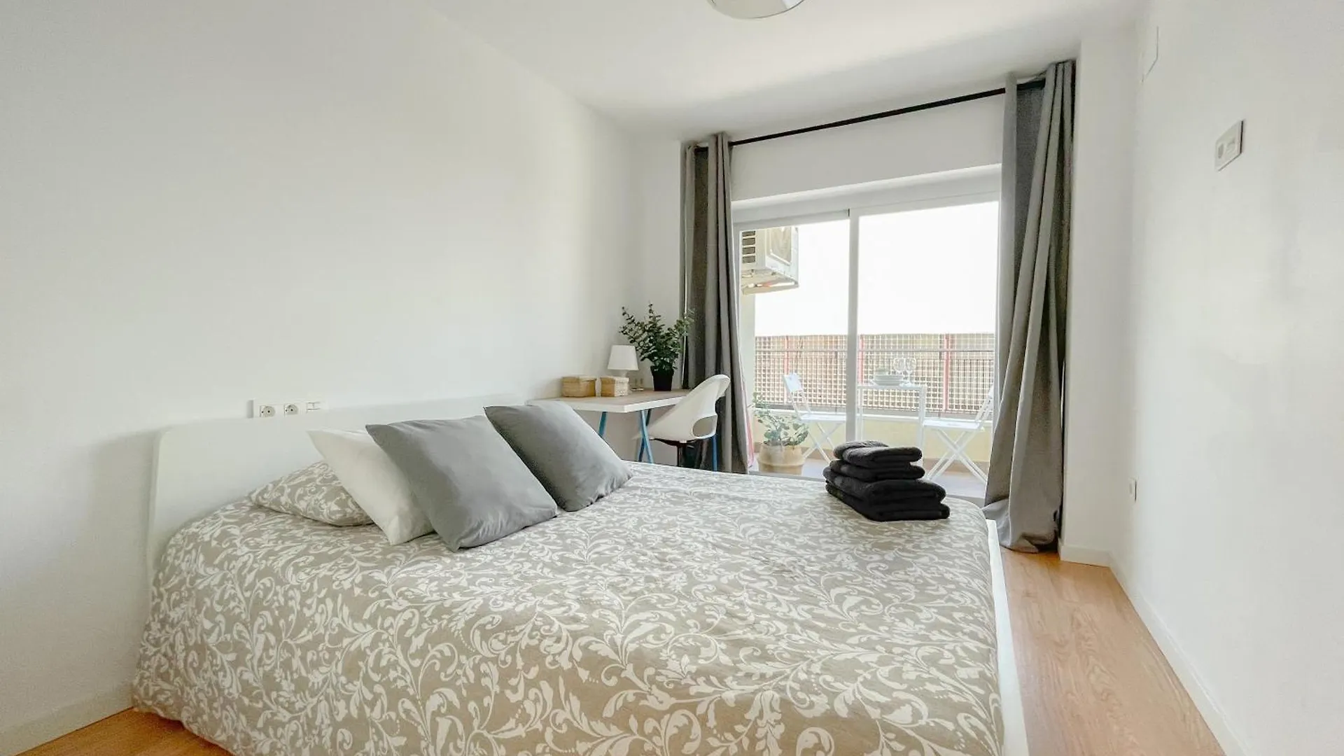 Moderno Apartamento Plz De La Merced Málaga Appartement