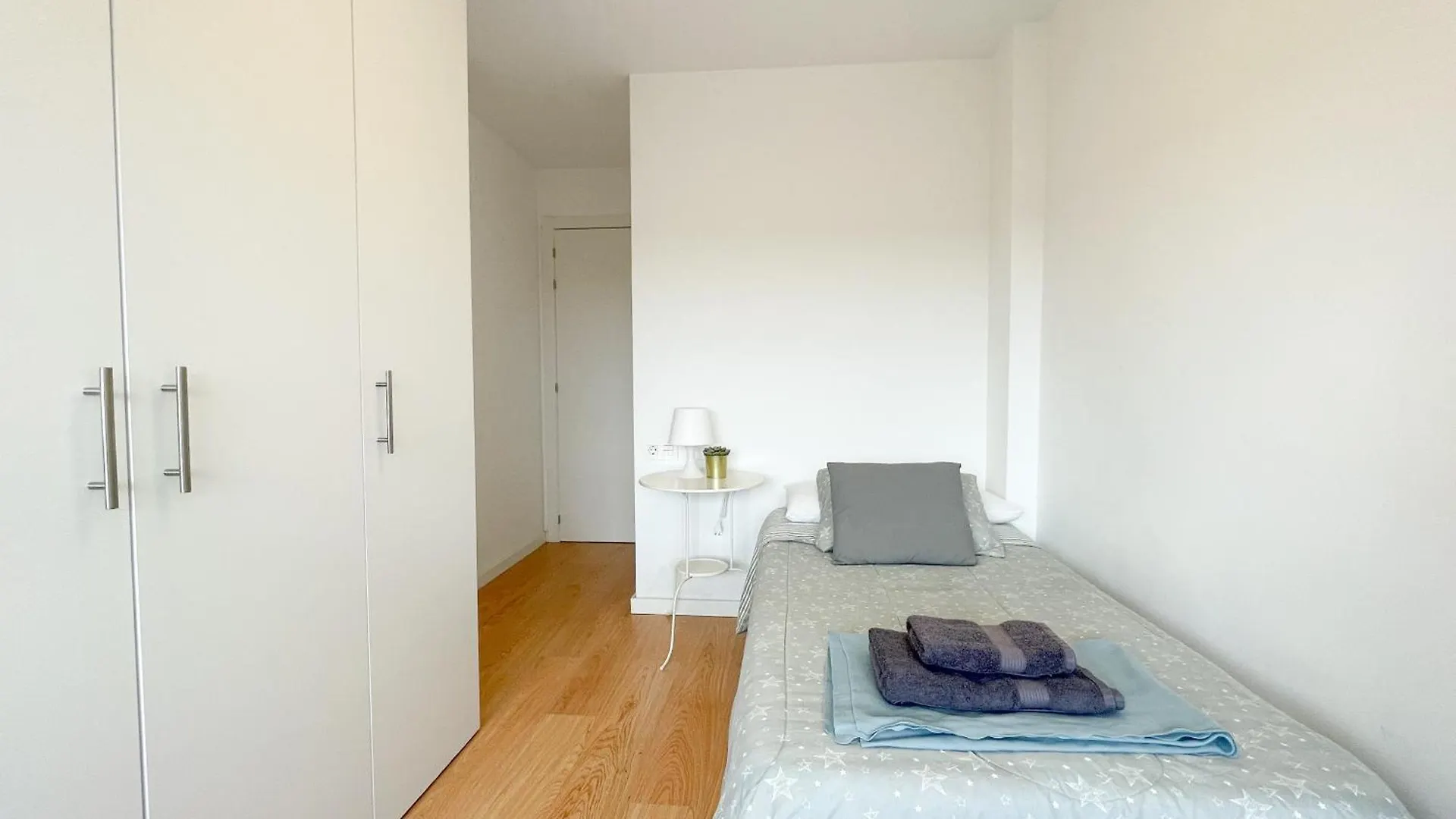 Moderno Apartamento Plz De La Merced Málaga