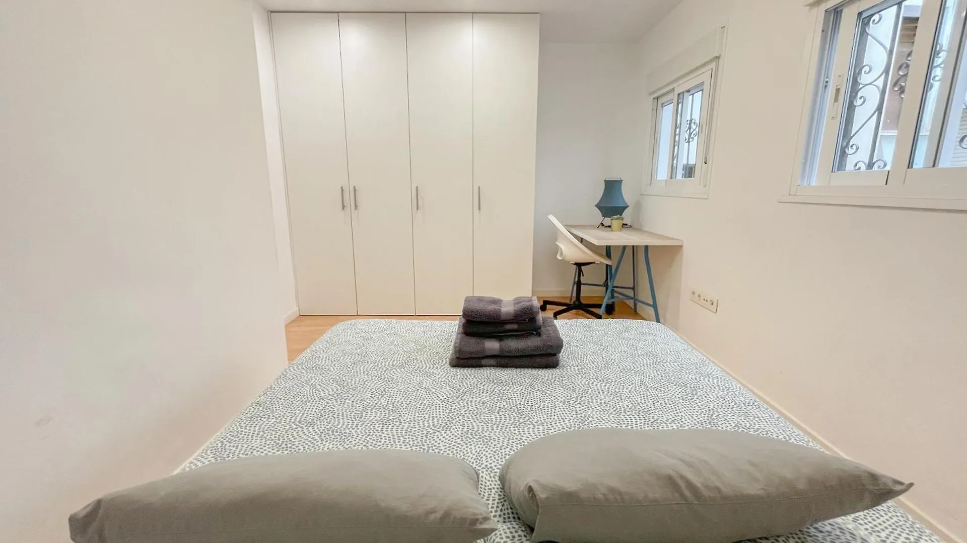 Moderno Apartamento Plz De La Merced location