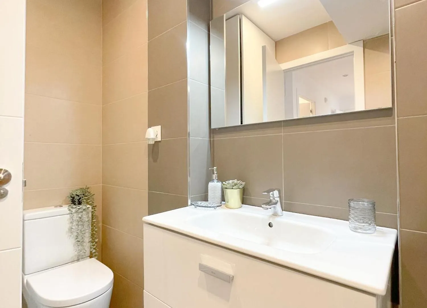 מאלגה Moderno Apartamento Plz De La Merced דירה